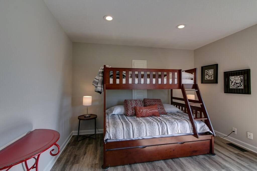 The Residence At Hilltop Acres - Clarksville, Tn Екстер'єр фото